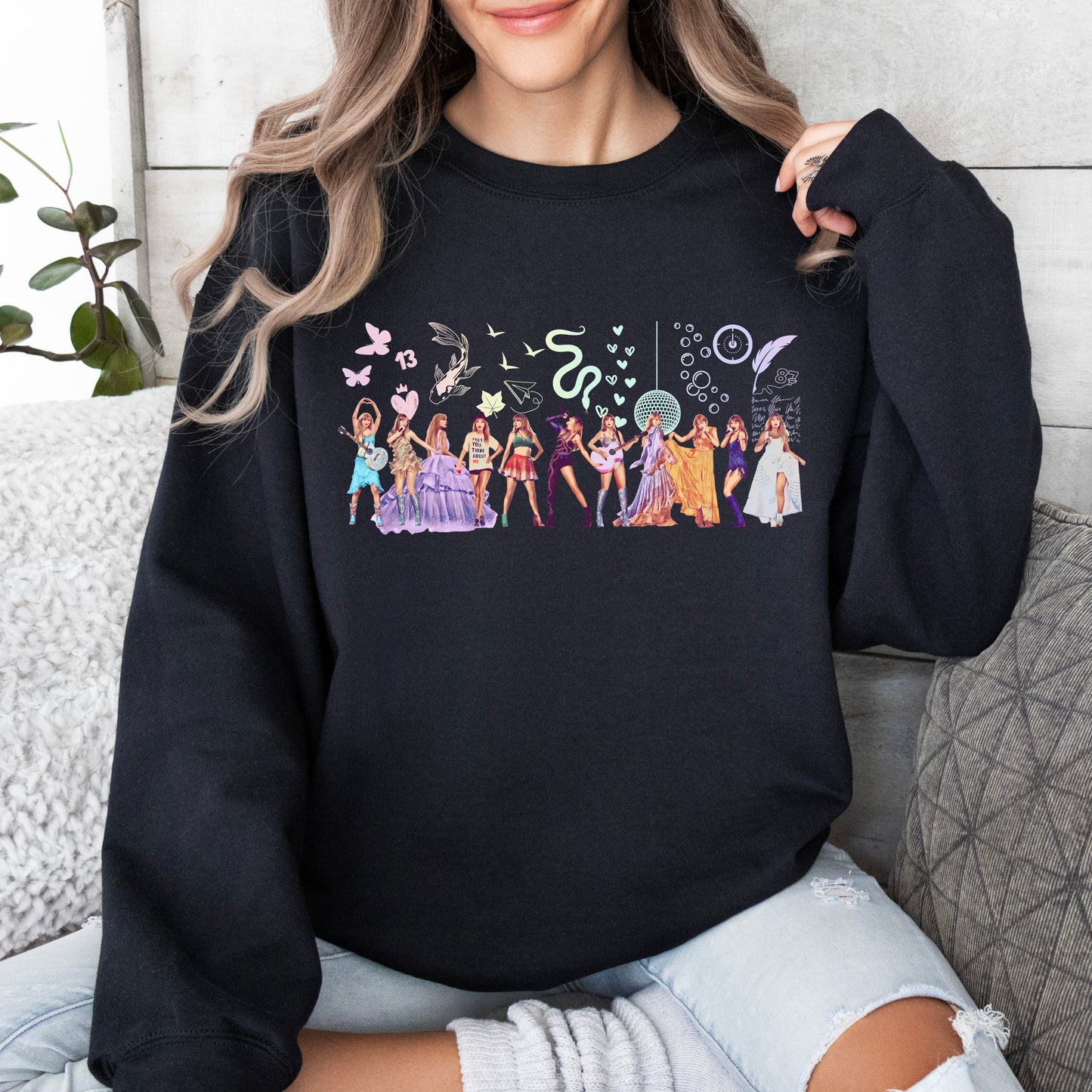 Eras Outfits black sweatshirt